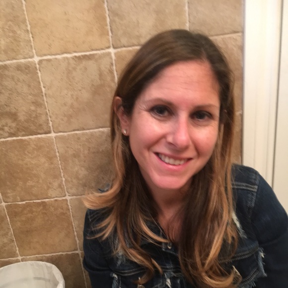 Meet your Posher, Suzanne - Picture 1 of 1